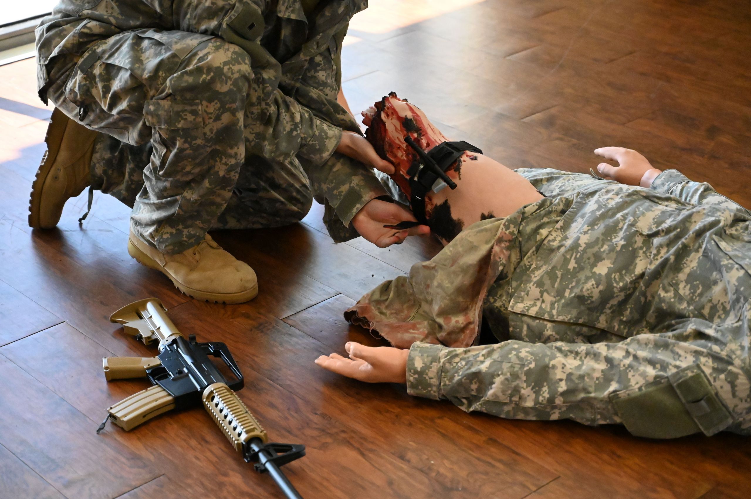 M3TS Applying Tourniquet